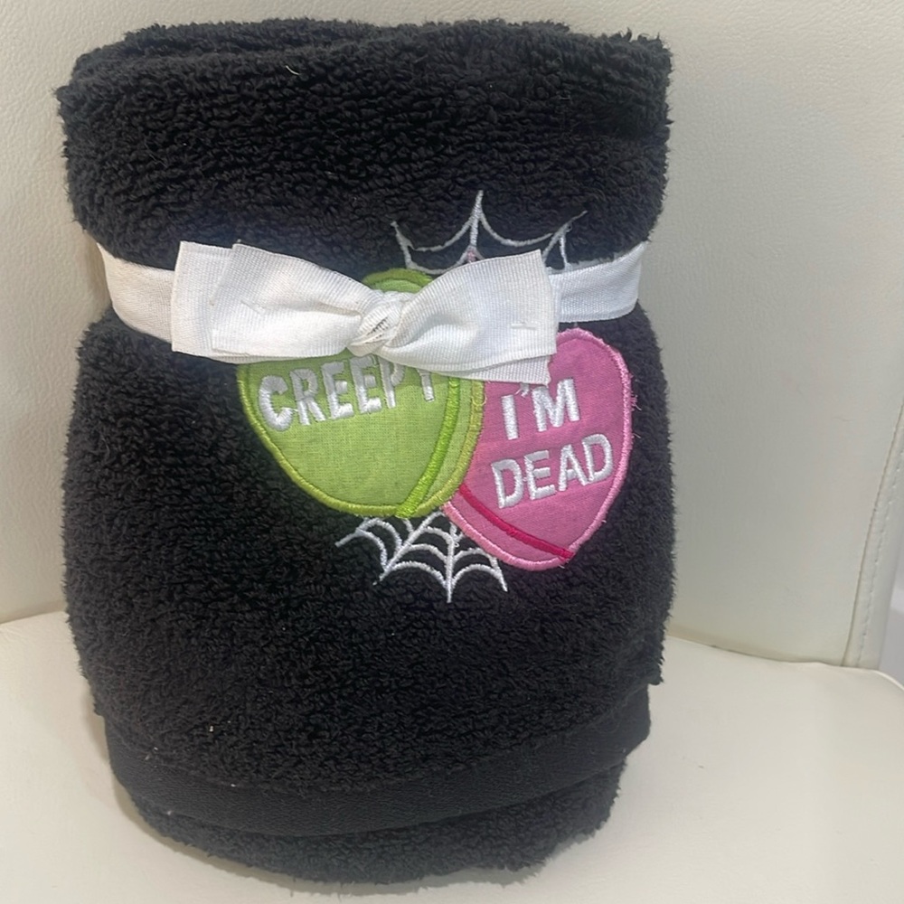 Betsey Johnson  Black/White/Green/Pink Halloween Set of 2 Hand Towels